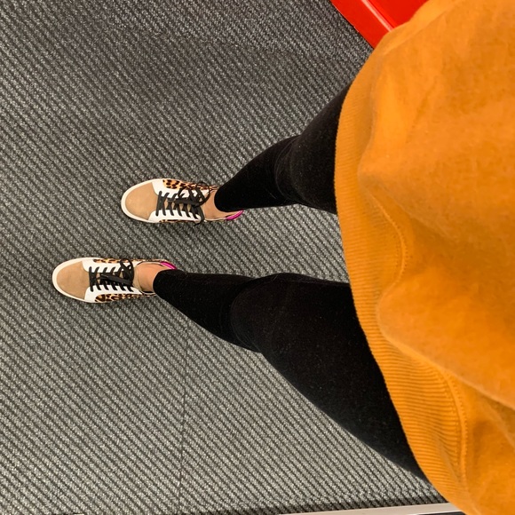 Meet your Posher, Furmeen - Picture 1 of 1